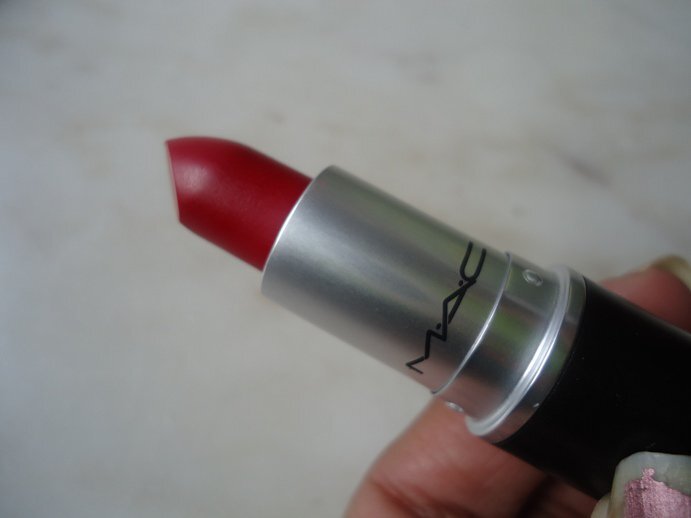 Review son MAC Retro Matte in Ruby Woo