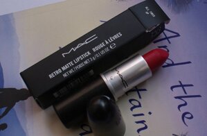 Review son MAC Retro Matte Lipstick All Fired Up