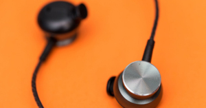 Review Tai nghe Bluetooth giá rẻ chống nước pin lâu Tronsmart Encore S2