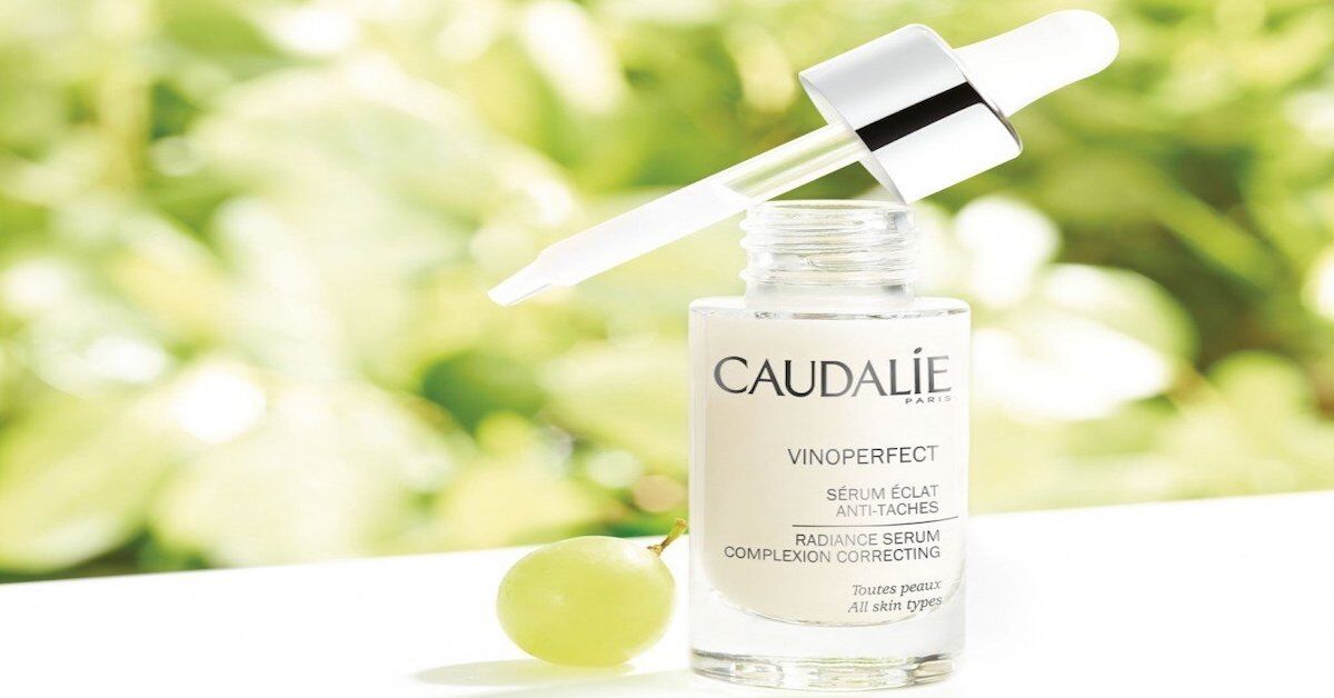 Review top 4 serum dưỡng ẩm giúp da căng mọng và chống lão hóa