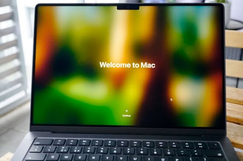 So sánh MacBook Air M4 và MacBook Pro M4: Tại sao lại phải chi thêm tiền cho Pro khi Air đã đủ tốt?