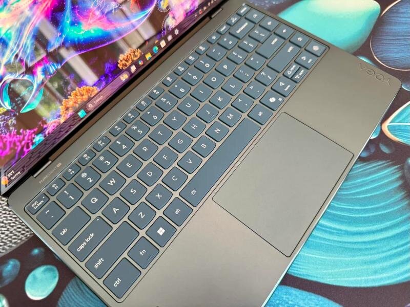 Bàn phím và touchpad