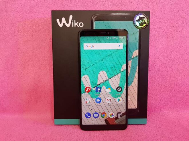 Wiko View Max sở hữu kiểu dáng mảnh mai với độ dày 7,9mm