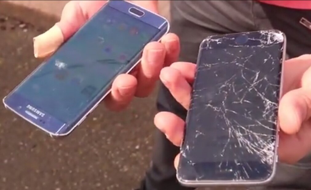 Samsung Galaxy S6 edge và Apple iPhone 6 đọ độ bền khi 