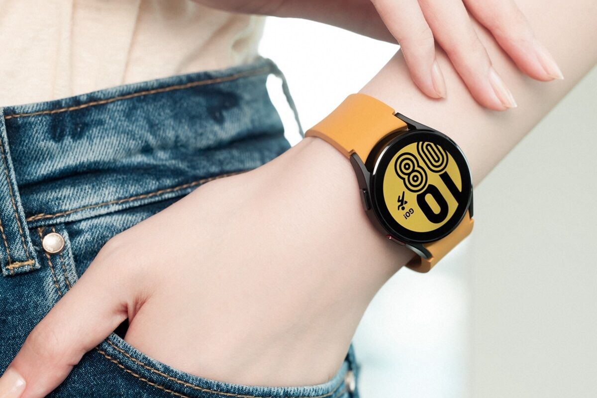 Samsung Galaxy Watch4 40mm giảm giá còn 2 triệu đồng, không mua hơi phí!