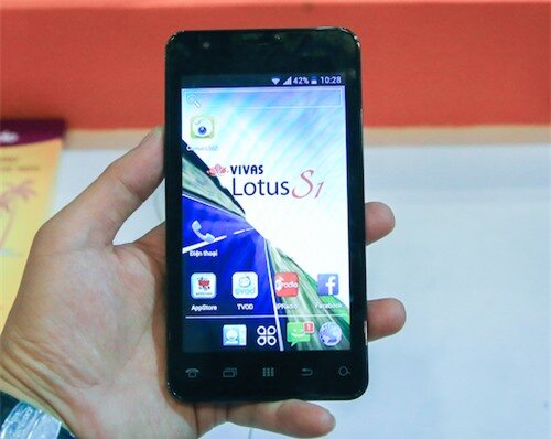 Smartphone đầu tiên do Việt Nam sản xuất giá 3,9 triệu đồng