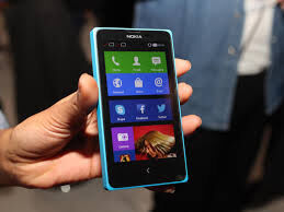 Smartphone giá rẻ chơi Tết: Chọn Vega Sky A850 hay Nokia X?