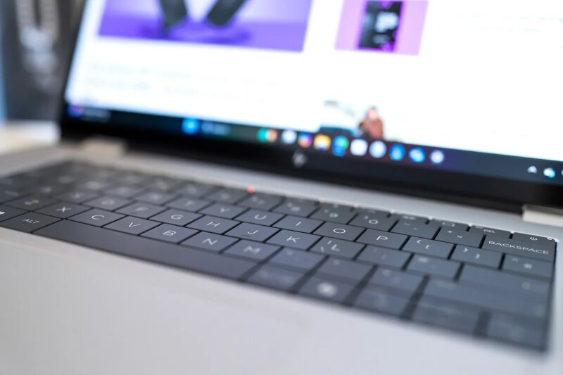 HP OmniBook X Flip 16: Laptop 2-trong-1 xuất sắc, giá mềm bất ngờ