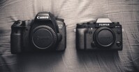 So kè Canon vs Fujifilm: Nên mua máy ảnh của hãng nào?