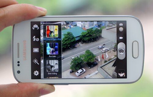 So sánh điện thoại di động giá rẻ Sony Xperia Acro và Samsung Galaxy Trend S7560