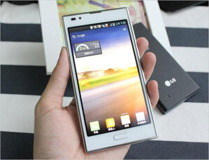 So sánh điện thoại di động Sony Xperia Z C6603 và LG Optimus LTE 2