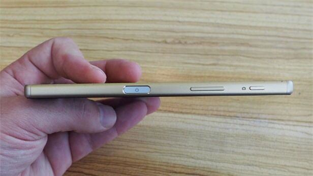 So sánh điện thoại iPhone 5s và Sony Xperia Z5 Compact