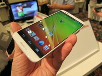 So sánh điện thoại LG G2 Docomo và Samsung Galaxy Mega 5.8