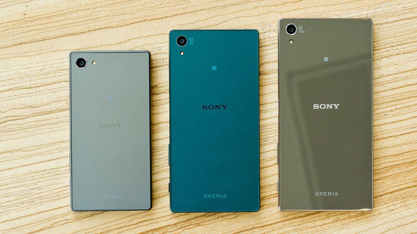 So sánh điện thoại Sony Xperia Z5 Premium và iPhone 6