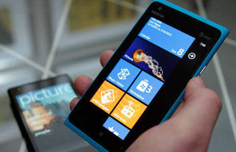 So sánh điện thoại Sony Xperia C3 Dual và điện thoại Lumia 710