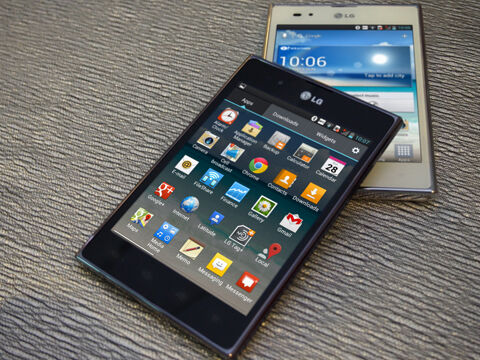 So sánh điện thoại Sony Xperia Z Ultra C6833 và điện thoại LG Optimus Vu