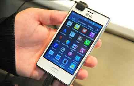 So sánh điện thoại Sony Xperia C3 Dual và điện thoại LG Optimus L5 E612