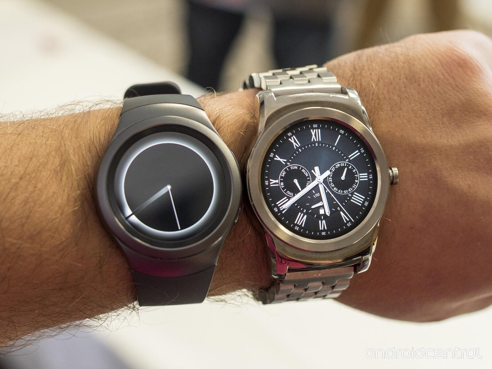 So sánh đồng hồ thông minh LG Watch Urbane và Samsung Gear S2