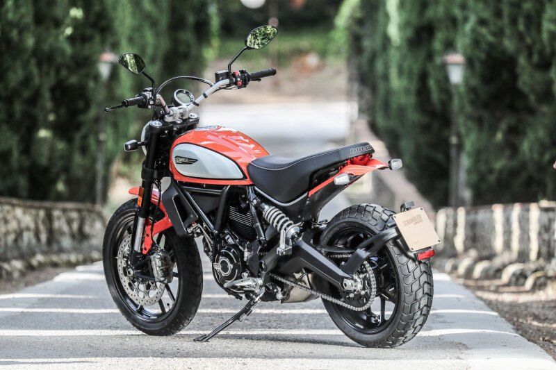 So sánh Ducati Scrambler Icon và Scrambler Cafe Racer