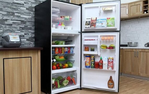 So sánh giá tủ lạnh Toshiba với Sanyo loại nào tốt hơn