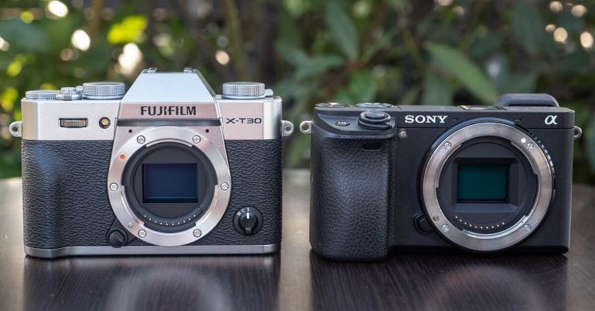 So sánh hai chiếc máy ảnh Fujifilm X-T30 vs Sony a6400