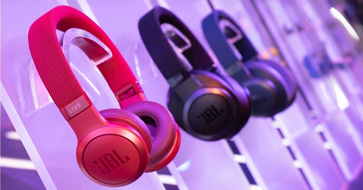 So sánh hai chiếc tai nghe không dây JBL Live 400BT và Live 500BT