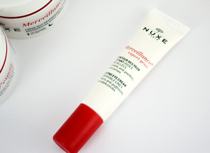 So sánh kem mắt Innisfree Eco Science Eye Cream và NUXE Merveillance Expert Eye Cream