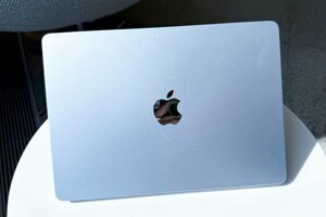 So sánh Macbook Air M4 và Macbook Pro M1 Pro - Máy Mac nào làm việc chuyên nghiệp 'đỉnh' hơn