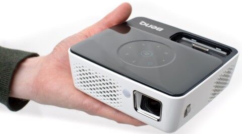 So sánh máy chiếu mini dành cho điện thoại BenQ Joybee GP2 và 3M MP410