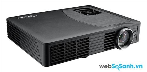 So sánh máy chiếu mini Optoma ML500 và BenQ W1080ST
