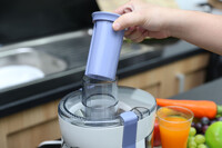 So sánh máy ép trái cây Philips HR1823 với HR1811: Loại nào tốt hơn?