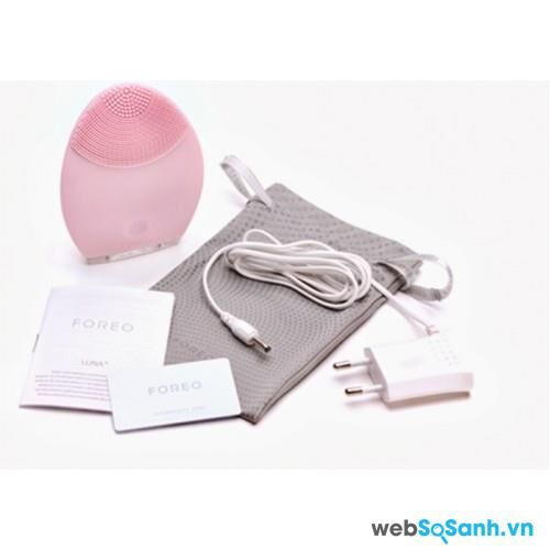 So sánh máy rửa mặt Clarisonic Mia 2 và Foreo Luna Mini