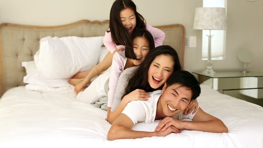 So sánh nệm bông ép và nệm PE loại nào tốt hơn cho giấc ngủ thêm sâu