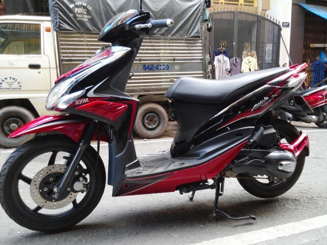 So sánh Piaggio Liberty và SYM Attila Passing