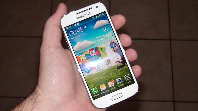 So sánh smartphone Samsung Galaxy S4 mini và Lumia 640XL
