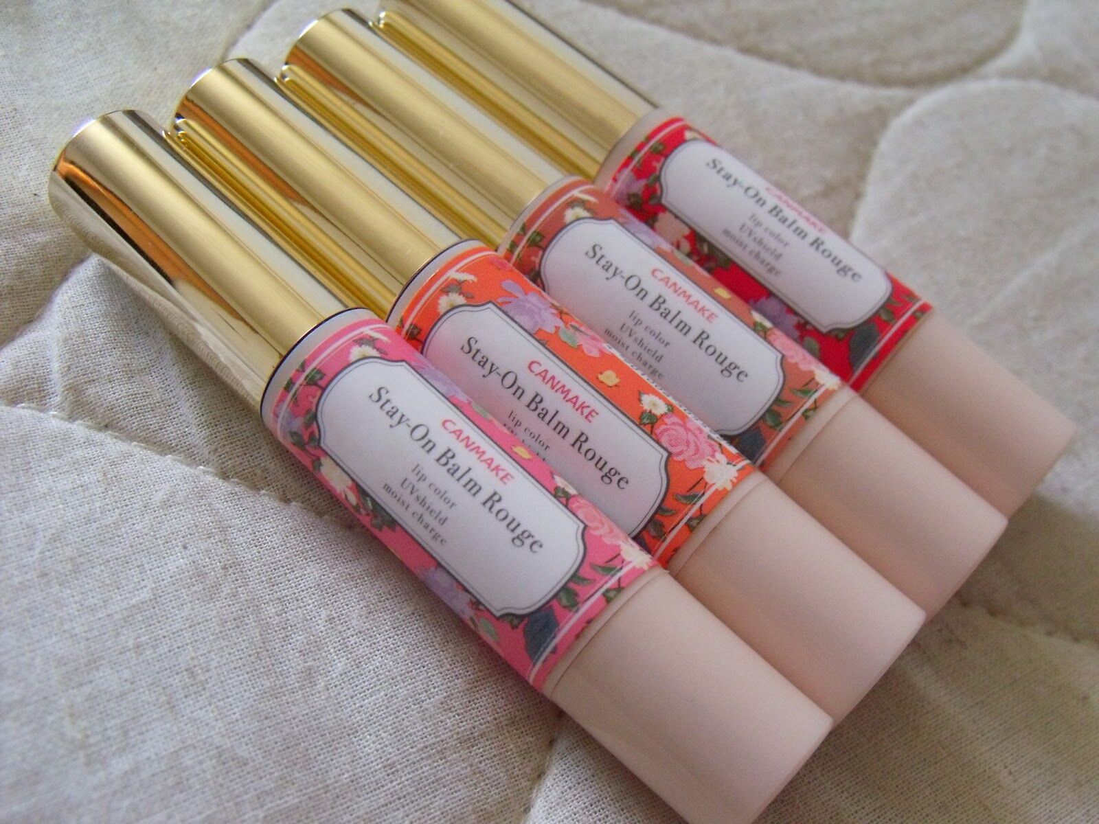 So sánh son dưỡng môi Canmake Stay on Balm Rouge và MAC Lip Conditioner