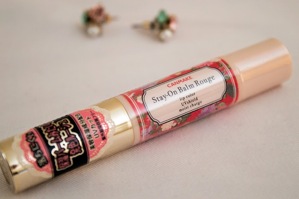 So sánh son dưỡng môi Canmake Stay on Balm Rouge và Smith’s Rosebud Salve