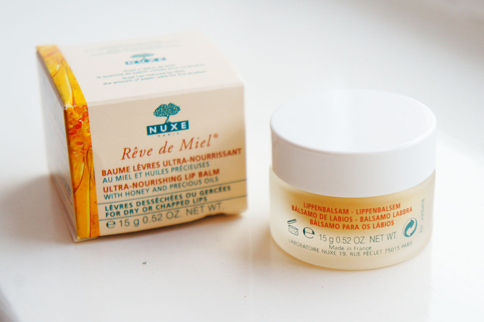 So sánh son dưỡng môi Canmake Stay on và Nuxe Reve de Miel Ultra-Nourishing
