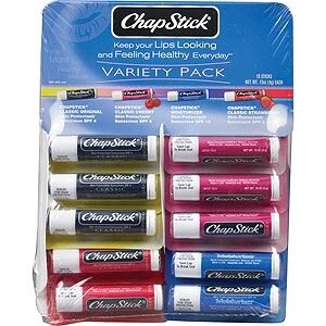 So sánh son dưỡng môi Carmex Moisturising lip balm (dạng hũ) và Chapstick Moisturizer Original