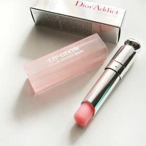 So sánh son dưỡng môi Fresh Sugar Lip Treatment và Dior Addict Lip Glow Color Reviver Balm