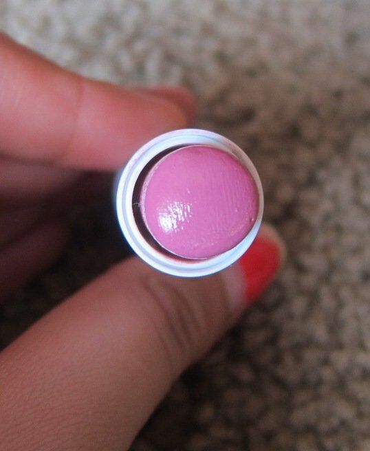 So sánh son dưỡng môi  Nivea A Kiss of Milk & Honey Lip Care và Maybelline Baby Lips Dr Rescue