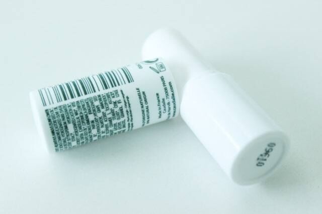 So sánh son dưỡng môi The Body Shop Chocomania Lip Butter và Caudalie Lip Conditioner