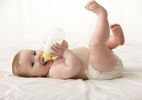 So sánh sữa bột Aptamil và Physiolac