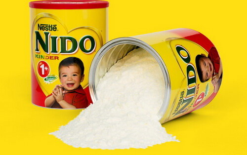 So sánh sữa bột Nido nắp trắng và Nido nắp đỏ – Mẹ nên lựa chọn sữa bột cho bé nào?