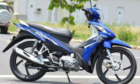 So sánh xe máy Honda Blade và Suzuki Viva