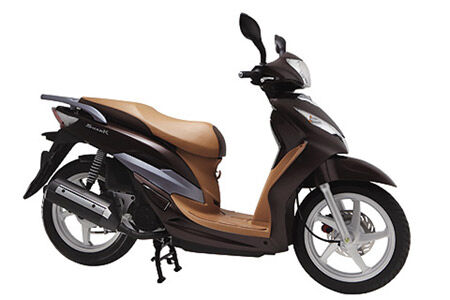 So sánh xe máy Kymco Jockey Fi 125 và SYM Shark
