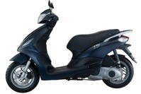 So sánh xe máy Kymco People và Piaggio Fly 2015