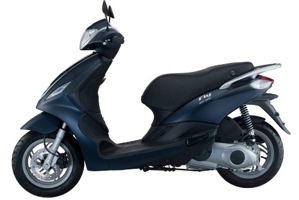 So sánh xe máy Piaggio Fly và SYM Shark