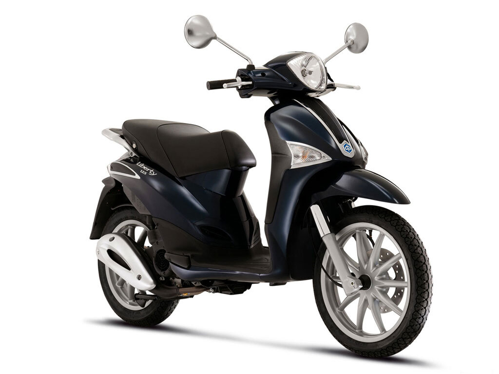 So sánh xe máy Piaggio Liberty và SYM Shark