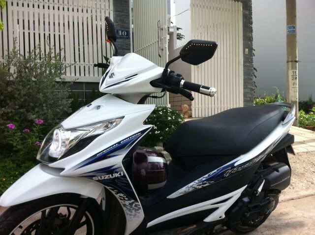 So sánh xe máy Suzuki Hayate và SYM Attila Elizabeth
